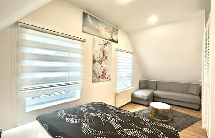 Homestay Smartstay Self Check-in Parking Budget